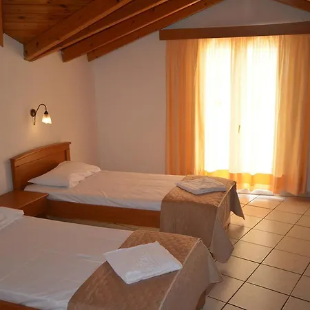 호텔 Marios Hotel