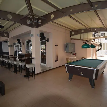 فندق Marios Hotel لاغاناس